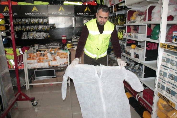 Korona Virüsü Diyarbakır’da Tıbbı Eldiven Ve Tulumu Da Karaborsaya Düşürdü