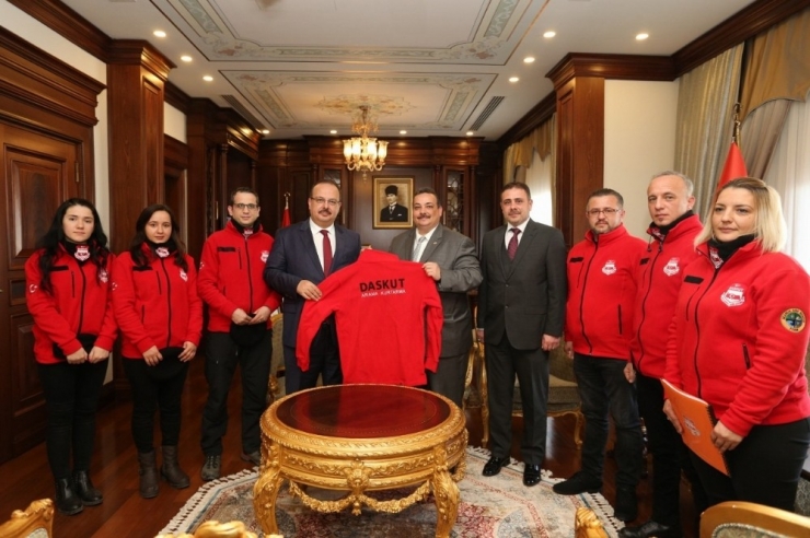 Daskut’a Vali Canbolat’tan Destek Sözü