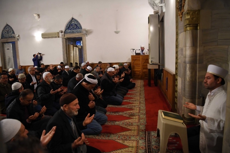 Antalya, Sabah Namazında Mehmetçik İçin Buluştu