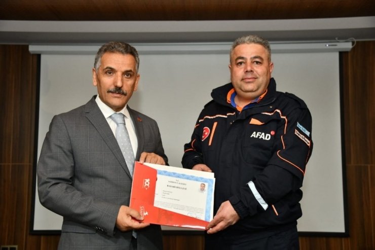 Vali Kaymak: “2000’den Önce Yapılan Binaların Mutlaka Gözden Geçirilmesi Gerekiyor”