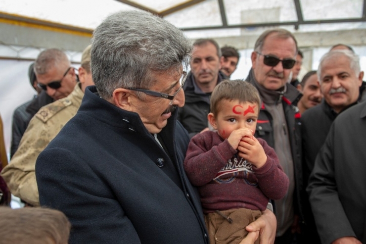 Vali Bilmez, Deprem Bölgesine Yapılacak Konutlarla İlgili Bilgi Verdi