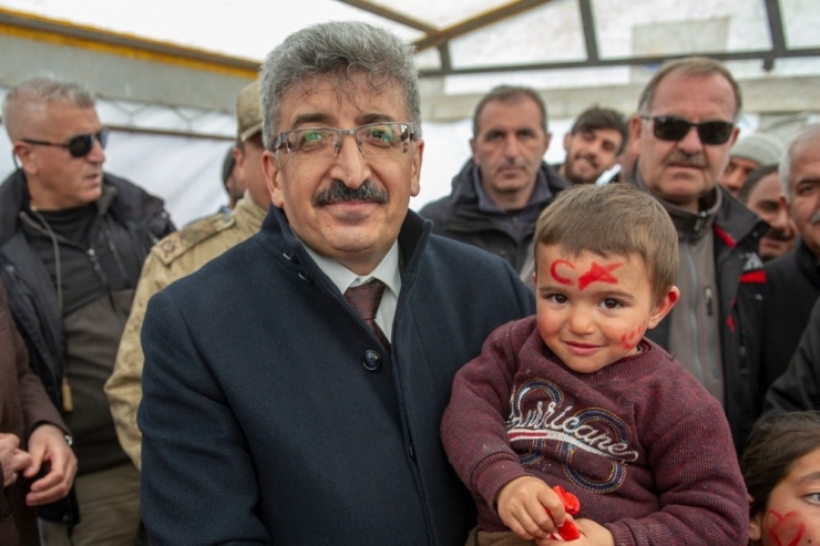 Vali Bilmez, Deprem Bölgesine Yapılacak Konutlarla İlgili Bilgi Verdi