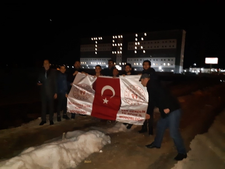 Van’da Öğrencilerden Mehmetçiğe Koreografili Destek