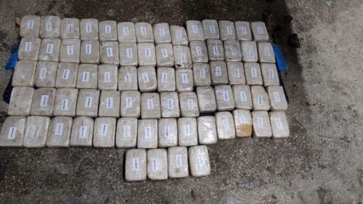 Aracın İç Yan Döşemesinde 37 Kilo 780 Gram Eroin Çıktı