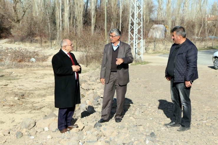 Başkan Öztürk Kocahacılı Mahallesini Ziyaret Etti