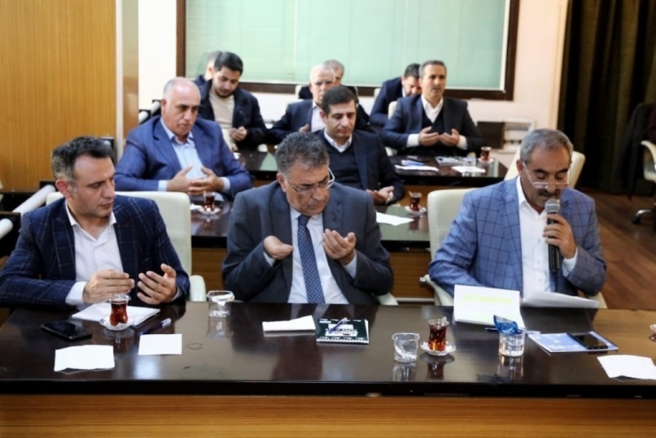 Meclis Üyelerinden Askerler İçin Dua