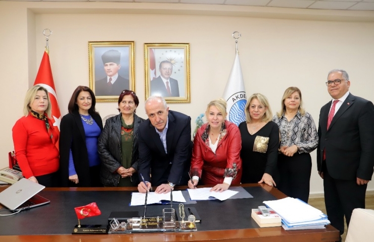 Akdeniz’de ’Kadın Eğitimleri Projesi’ Başlıyor