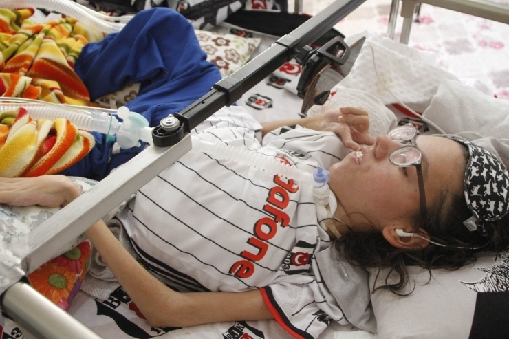 Beşiktaş Aşığı Sma Hastası İrem Hayata Gözlerini Yumdu