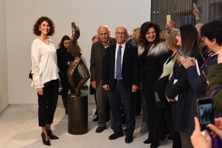 Arzum Onan’ın ‘Kadın’ Sergisi Muratpaşa’da