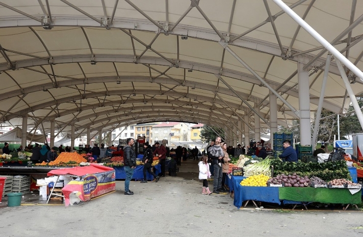 Ataşehir’de Esatpaşa Kapalı Pazarı Hizmete Girdi