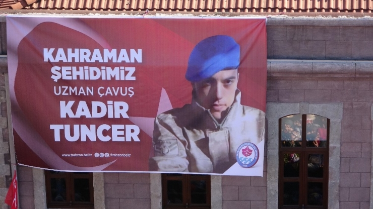 Bahar Kalkanı Harekatı’nda Şehit Olan Uzman Çavuş Kadir Tuncer Son Yolculuğuna Dualarla Uğurlandı