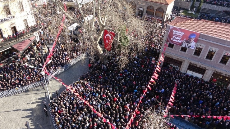 Bahar Kalkanı Harekatı’nda Şehit Olan Uzman Çavuş Kadir Tuncer Son Yolculuğuna Dualarla Uğurlandı