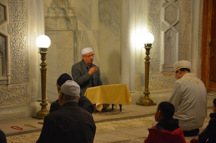 Sinop’ta Askerler Ve Gaziler Elle Semaya Kalktı