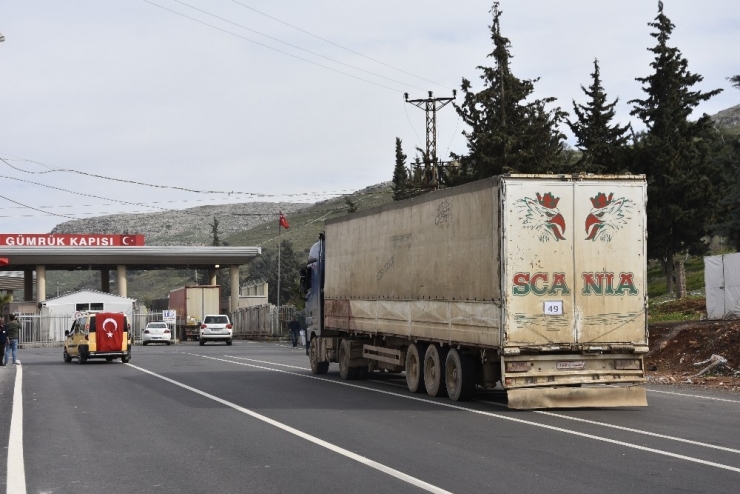 Bm’den Suriye’ye 53 Tır İnsani Yardım