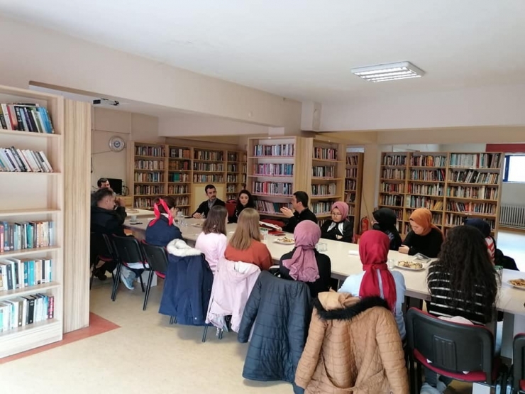 Çilimli’de Kitap Buluşmaları Başladı