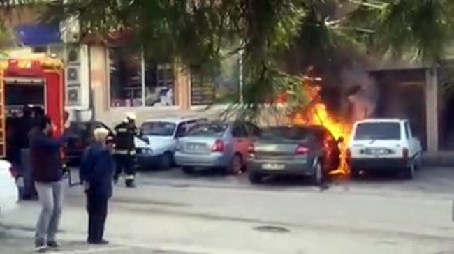Otomobil Alev Alev Yandı