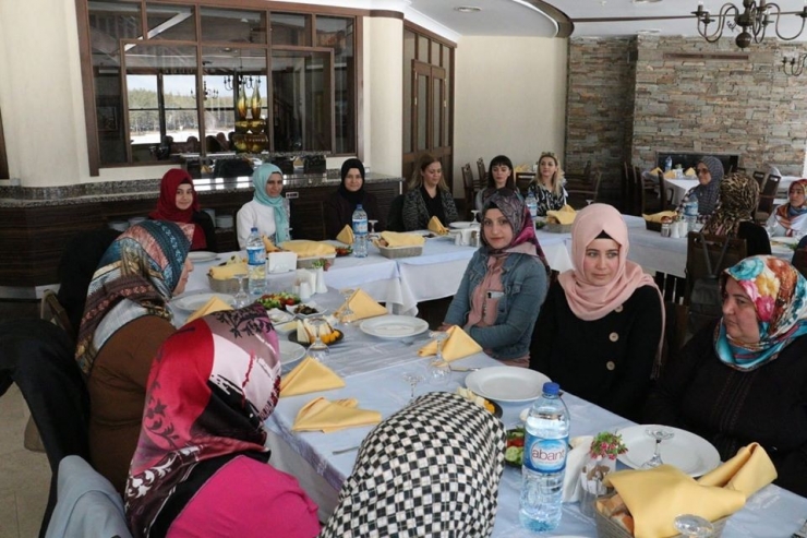 Özel Öğrencilerin Özel Aileleri İle Bir Araya Geldi