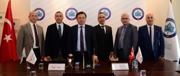 Esogü İle Avrupa’nın En Büyük Tur Operatörü Tuı Arasında İşbirliği Protokolü İmzalandı