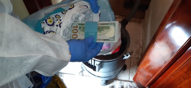 İzmir’de Fetö’nün Hücre Evlerine Operasyon: 74 Gözaltı