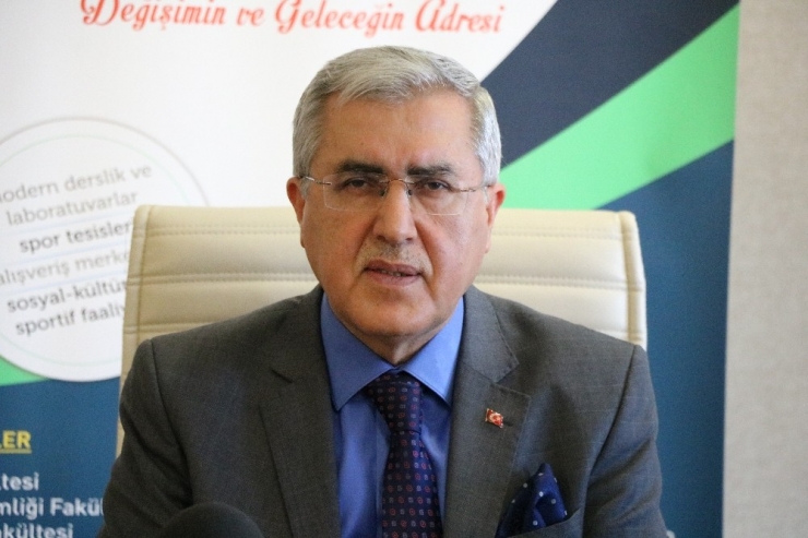 Eylem Yapan Üniversiteliler Hasarlı Binalardan Kurtuldu