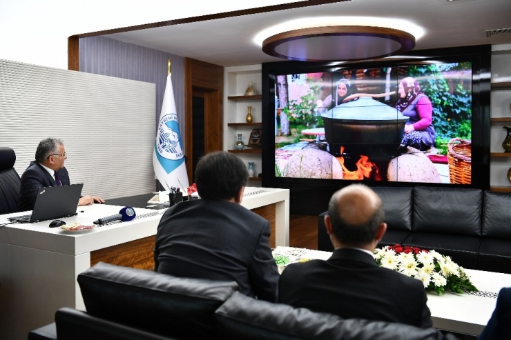 Kırgızistan’ın Ankara Büyükelçisi Ömüraliyev, Başkan Büyükkılıç’ı Ziyaret Etti