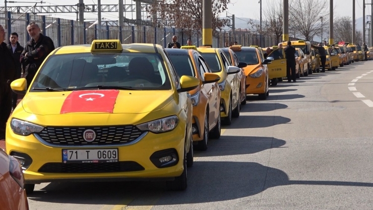 Mehmetçiğe Taksicilerden Destek