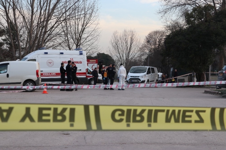 Kocaeli’de Yabancı Plakalı Araçta Ölü Bulunan Şahısta Korona Şüphesi