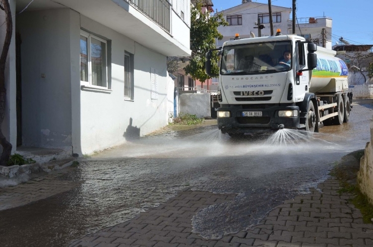 Kuşadası’nda Turizm Sezonu Öncesi Temizlik Çalışmalarına Hız Verildi