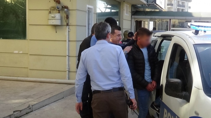 ‘Savcıyım’ Diye Vatandaşı Dolandıranlar Birbirlerini De Dolandırmaya Kalktı