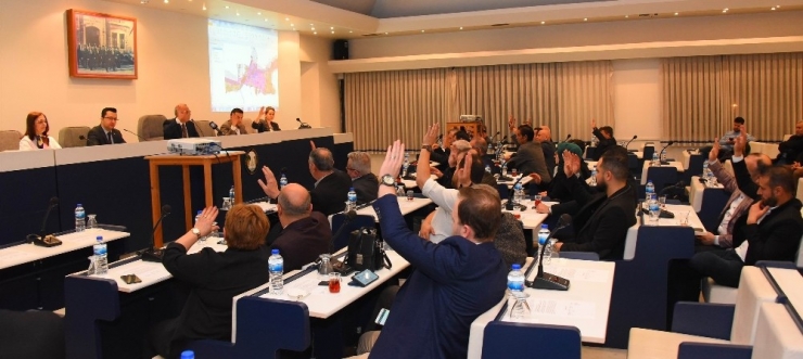 Salihli Belediye Meclisi İdlib Şehitlerini Andı