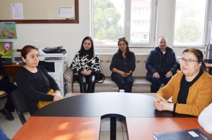 İvrindi’de Öğretmenlerden Mesaiye Ve Nöbet Saatlerine Riayet Etmeleri İstendi