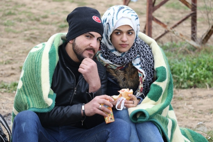 Akın Akın Gelmeye Devam Ediyorlar