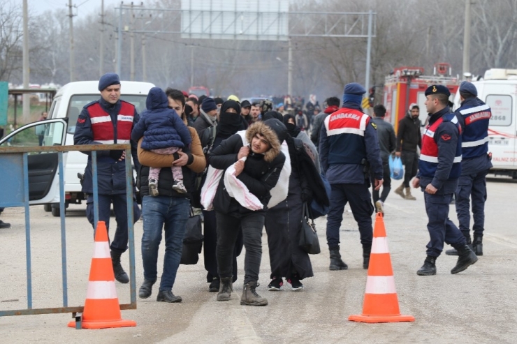 Akın Akın Gelmeye Devam Ediyorlar