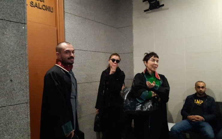 Duruşmada Gözyaşlarına Hakim Olamayan Gülben Ergen, Beraat Etti