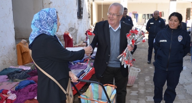 Başkan Himam’dan Gömeçli Kadınlara Anlamlı Jest