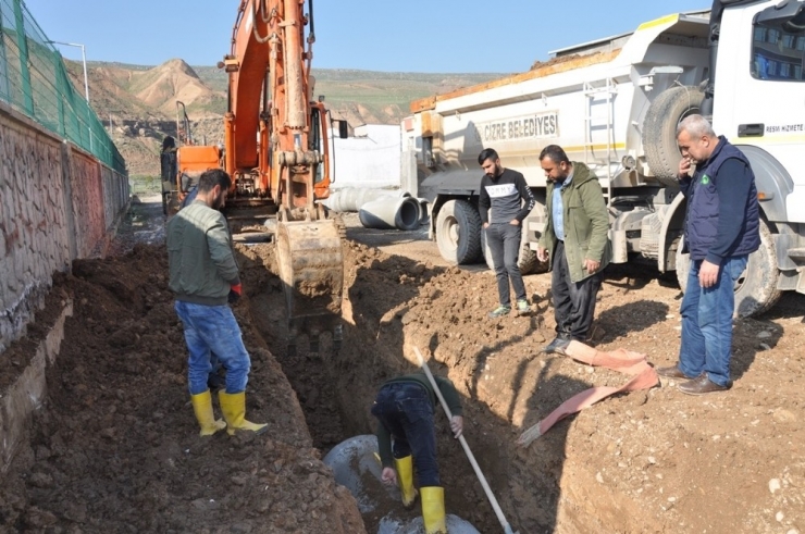 Cizre’de Yağmurlama Hattı Çalışması