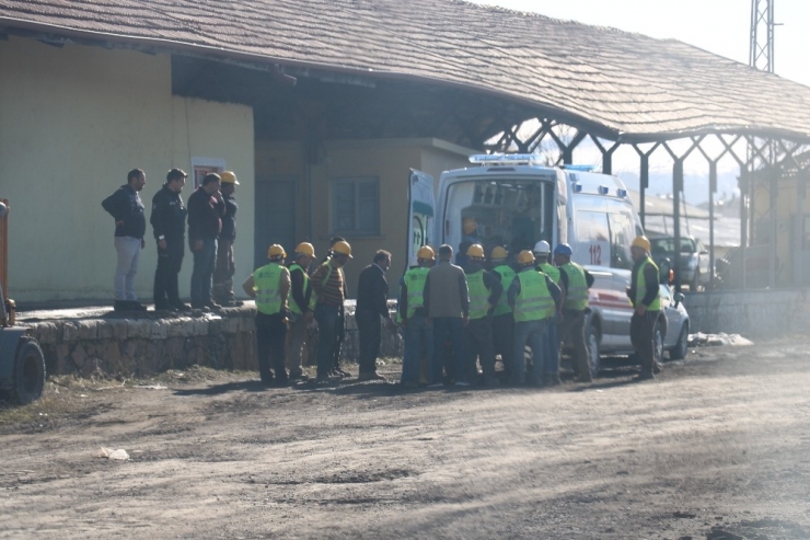 Devrilen Vincin Altında Kalan İşçi Ağır Yaralandı