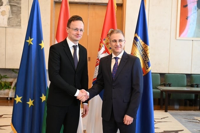 Sırp İçişleri Bakanı Stefanovic, Göçmen Akınına Karşı Sınıra Güvenlik Güçleri Yığdı