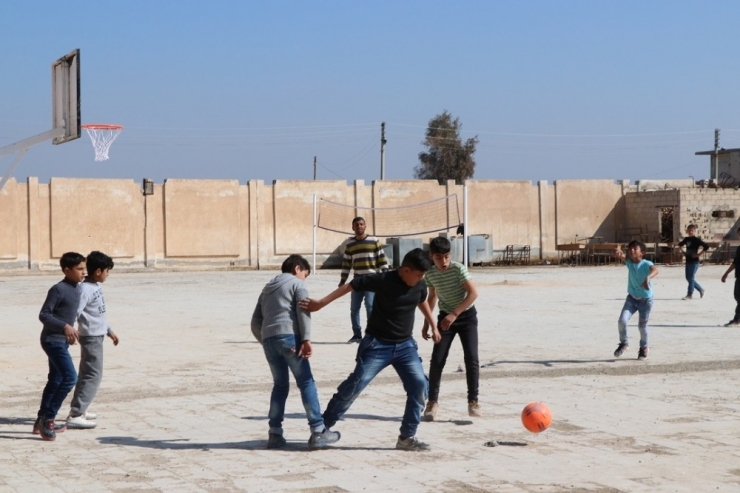 Güvenli Bölgede Eğitim Hız Kazandı