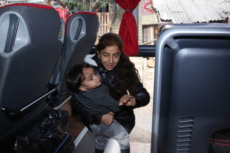 Ümraniye’den Yola Çıkan 23 Suriyeli Memleketlerine Dönüyor