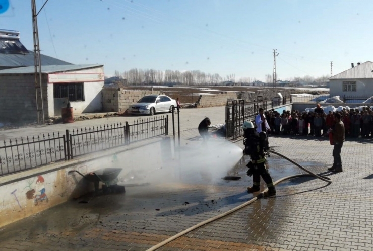 Van’da Gerçeği Aratmayan Yangın Tatbikatı