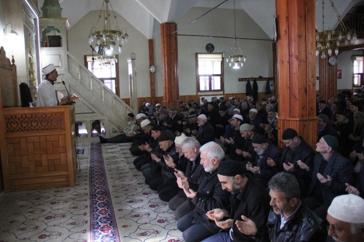 Zara Belediyesi İdlib Şehitleri İçin Mevlit Okuttu