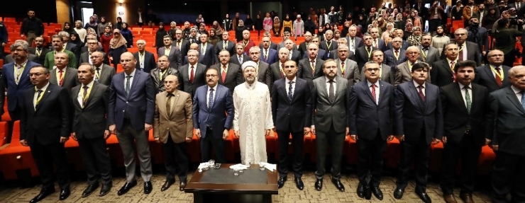 Diyanet İşleri Başkanı Erbaş: "Doğru Şekilde Karşılanmayan Her İhtiyacın Nasıl İstismar Edildiğini Bugün Daha Yakından Görmekteyiz"