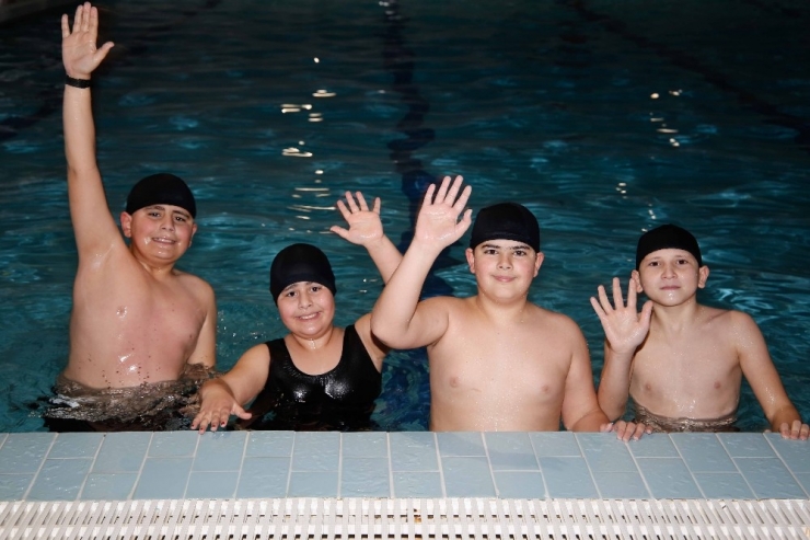 Büyükşehir’den Yaz-kış Yüzme Kursu