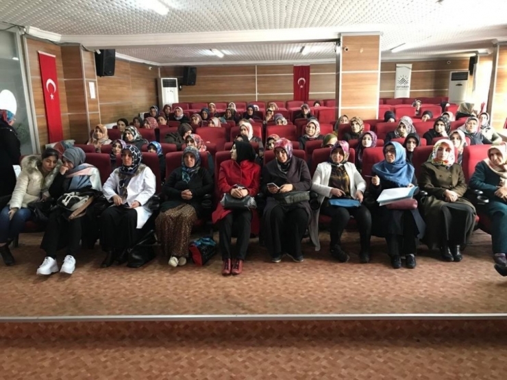 Togem’den Kursiyerlerine Aile İçi İletişimin Önemi Semineri