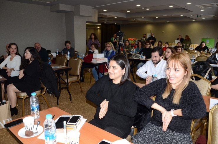 Çocuklarda Cep Telefonu Ve Tablet Kullanımı Omurga Problemine Yol Açıyor