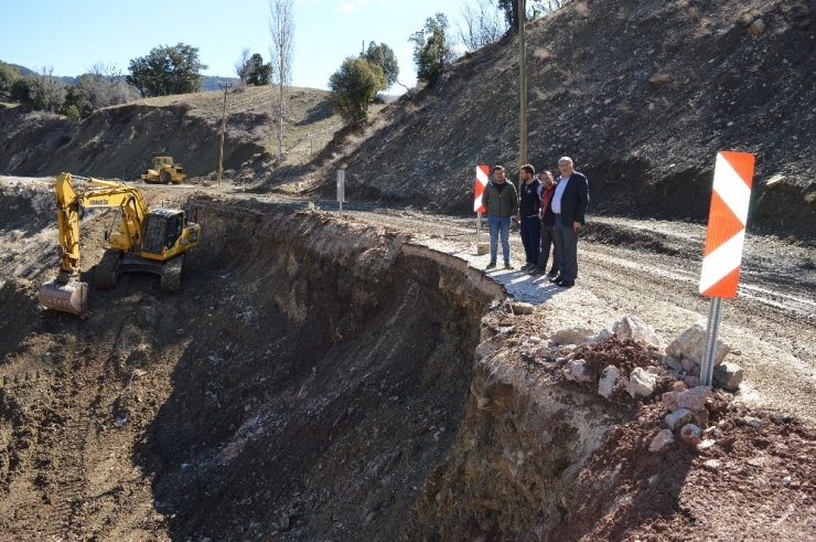 Büyükalan-dereköy Grup Yolunda Heyelan Çalışması