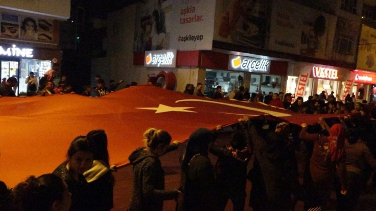 Serik’te İdlib Şehitlerine Destek Yürüyüşü