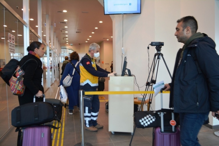 Ayvalık Deniz Hudut Kapısı’nda Termal Kamerayla Kovid-19 Kontrolü