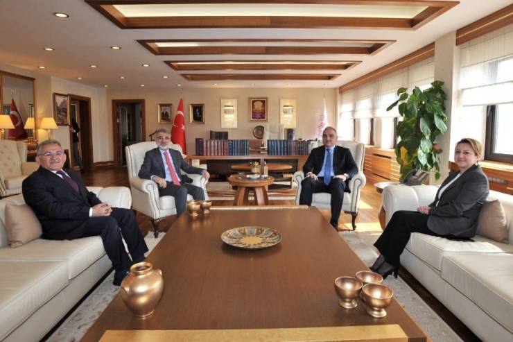 Başkan Büyükkılıç, Kültür Ve Turizm Bakanı Ersoy İle Görüştü